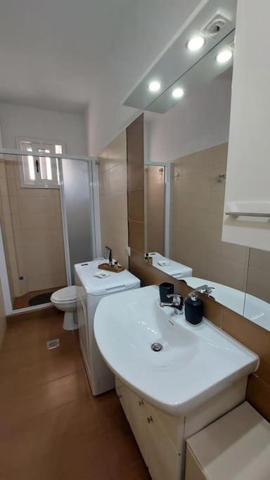 Simply Meraki Gytheian Apt With Panoramic Sea View Gythio Exterior foto